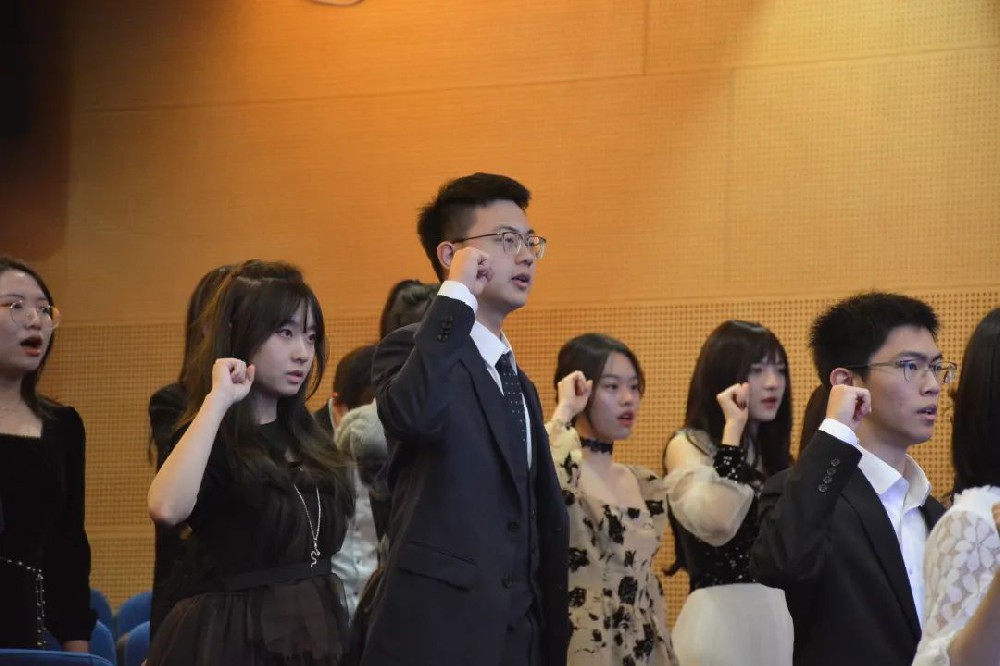乘风破浪，未来可期 | 深圳新哲书院H4年级成人礼