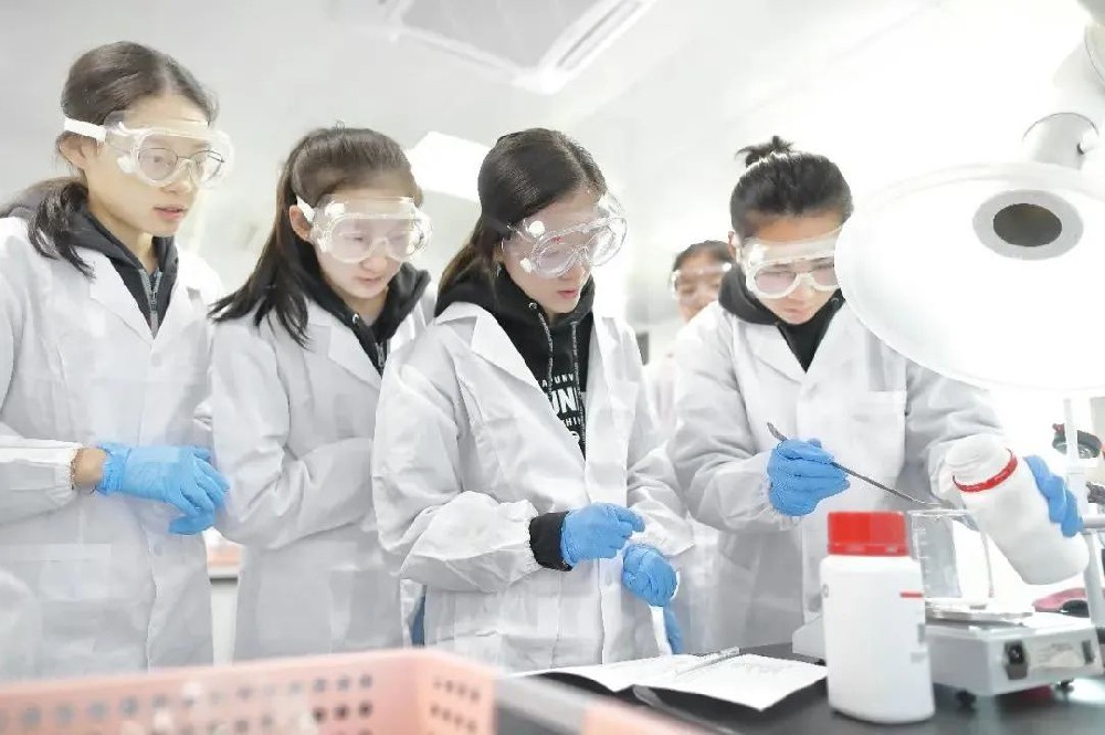 最炫酷的科学实验室长什么样？
